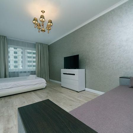 Apartamento Sofii Rusovoi 3V Kiev Exterior foto